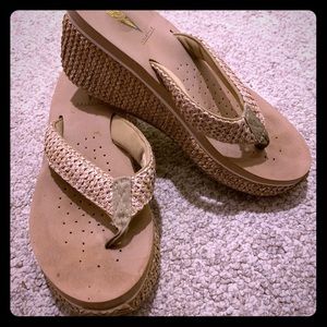 Volatile Wedge Flip Flop